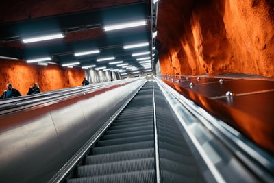 The use of escalators
